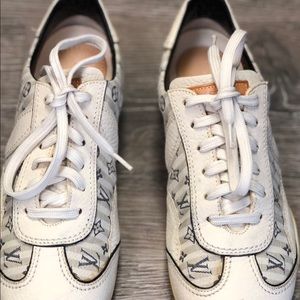 Women Louis Vuitton shoe